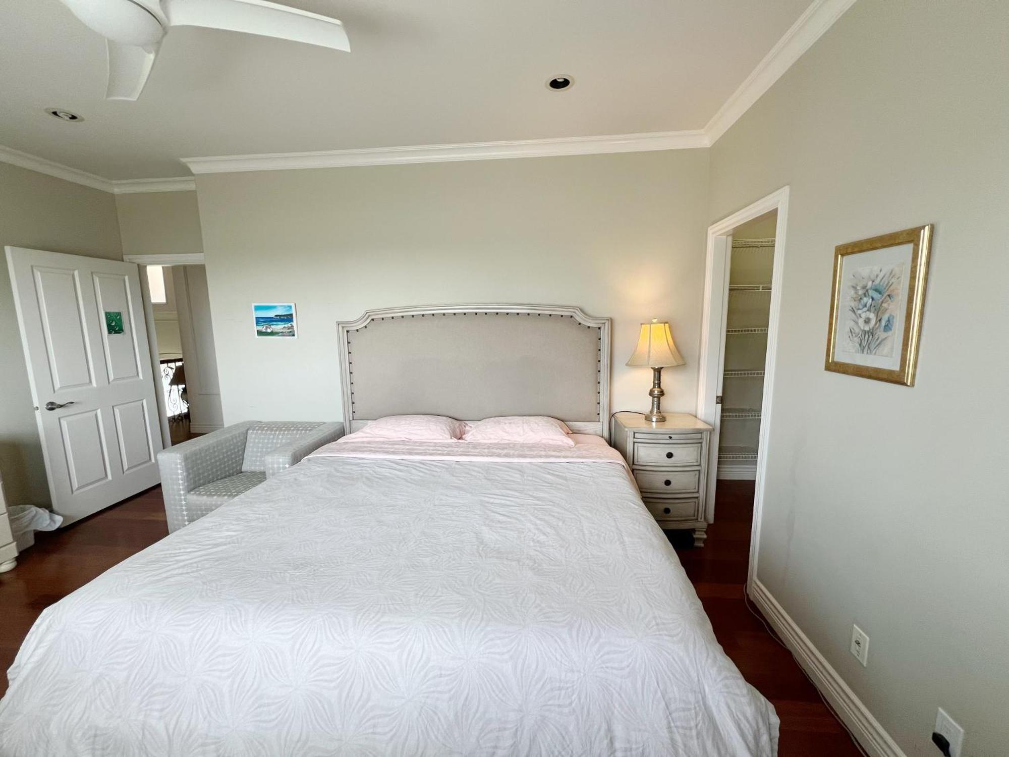 A Cozy Bedroom With A Private Washroom Close To Yvr Richmond Esterno foto