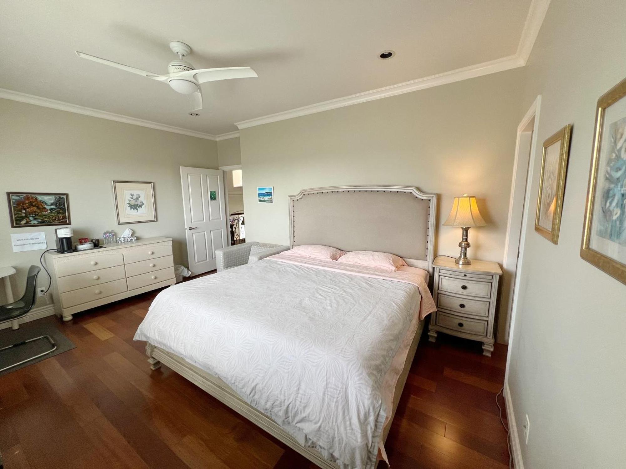 A Cozy Bedroom With A Private Washroom Close To Yvr Richmond Esterno foto