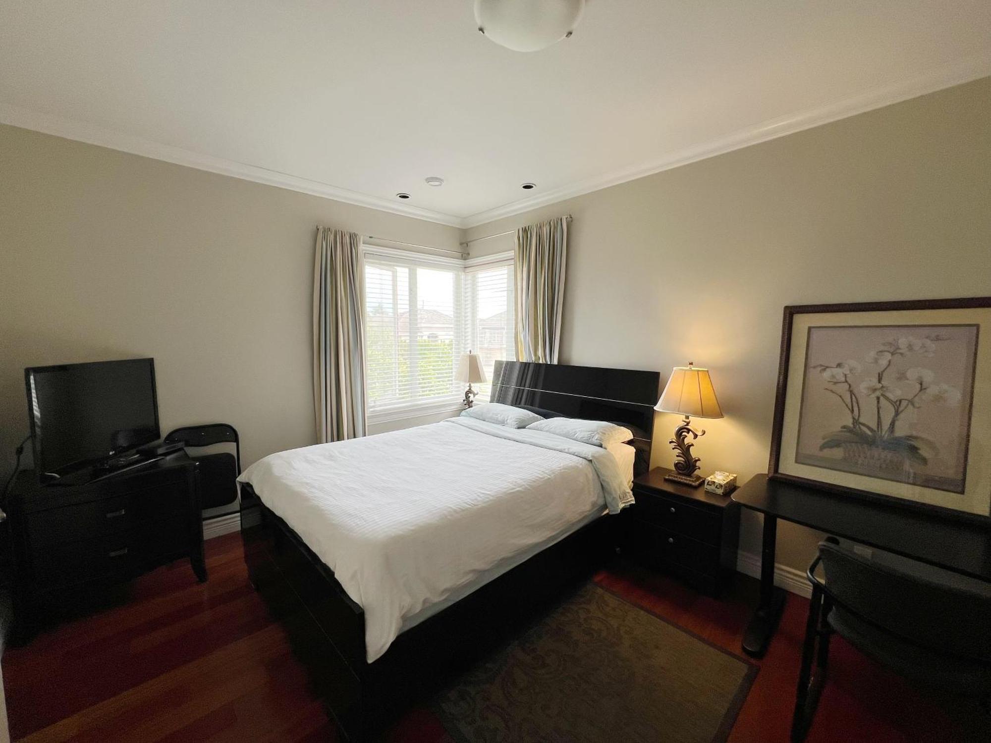 A Cozy Bedroom With A Private Washroom Close To Yvr Richmond Esterno foto