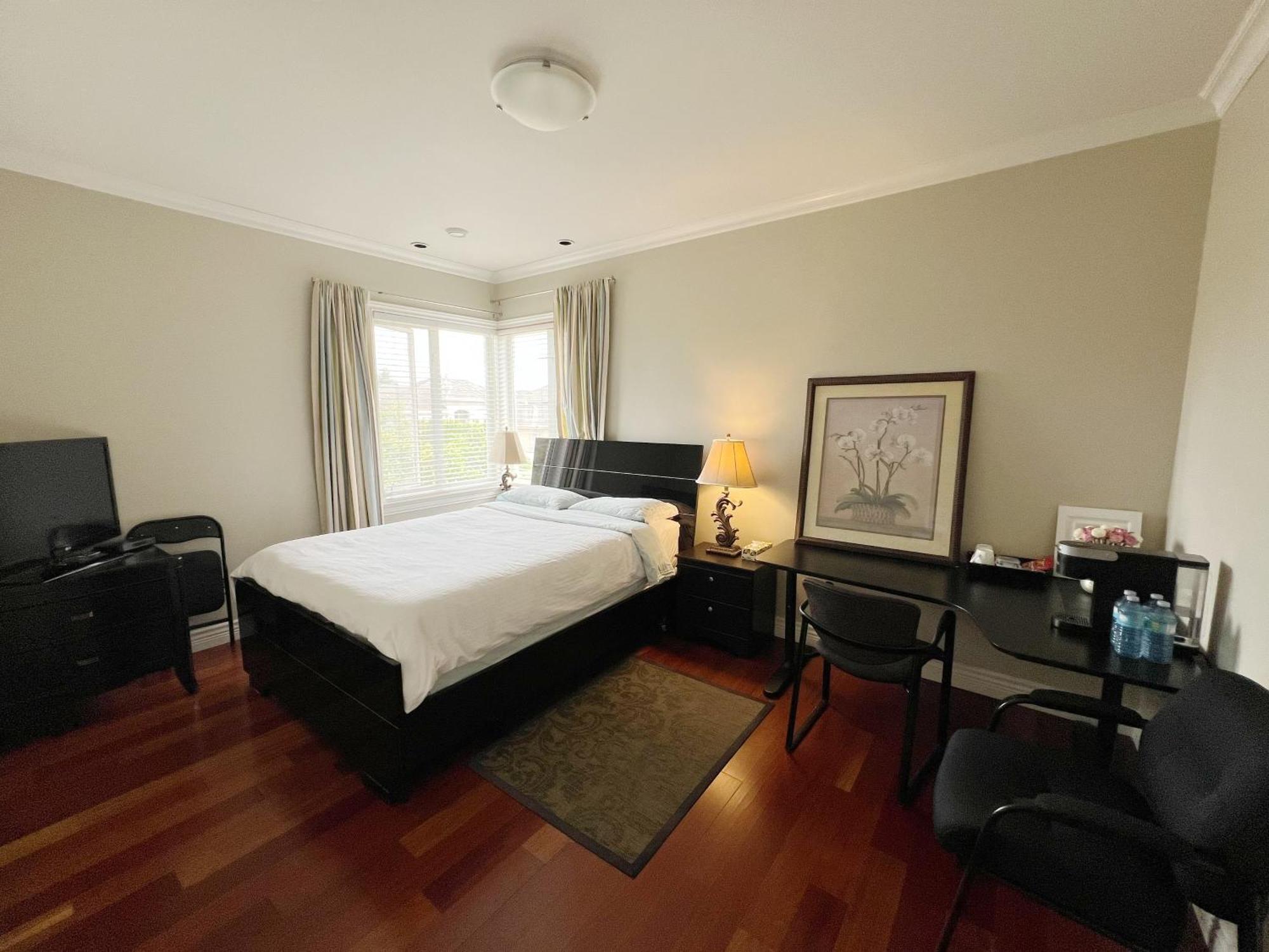 A Cozy Bedroom With A Private Washroom Close To Yvr Richmond Esterno foto